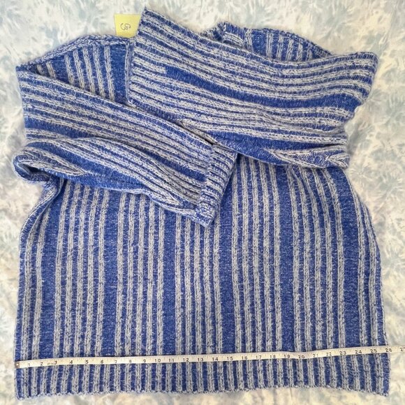 NWT Grey Bandit, Frosted Morning Sweater in Blue, Medium, Over-Sized & Cozy - Picture 6 of 10